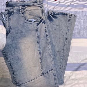 Dingy light blue